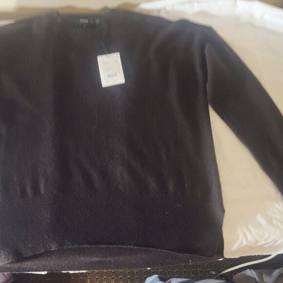 Theory Cashmere Long Sleeve - Picture 3 of 3